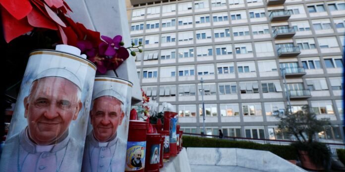 Apos-crise-respiratoria-Papa-Francisco-recebe-transfusao-de-sangue.jpg Após crise respiratória, Papa Francisco recebe transfusão de sangue