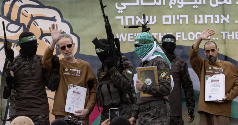 As contas de abuso de reféns israelenses levantam alarmes para os cativos restantes
