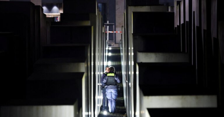 Berlin Stabbing Attack at Holocaust Memorial machuca um

