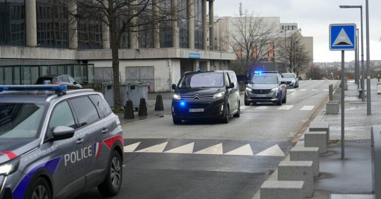 Gisèle Pelicot pode não ser a primeira vítima de seu marido, diz a polícia
