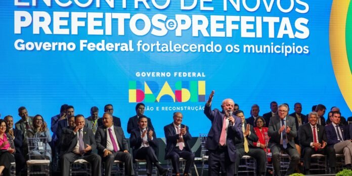 Lula-diz-que-prefeituras-sao-alicerce-para-que-a-Uniao.jpg Lula diz que prefeituras são alicerce para que a União dê certo