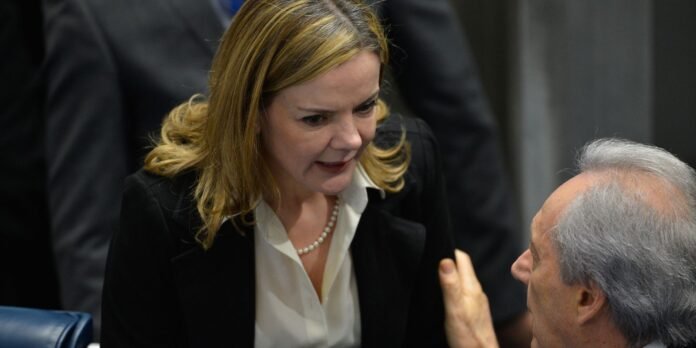 Lula-nomeia-Gleise-Hoffmann-para-comandar-articulacao-politica.jpg Lula nomeia Gleise Hoffmann para comandar articulação política