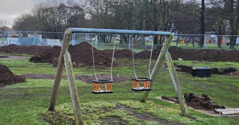 Mais de 150 bombas mundiais encontradas em playground na Inglaterra

