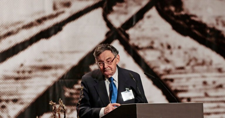 Marian Turski, que se recusou a esquecer o Holocausto, morre aos 98
