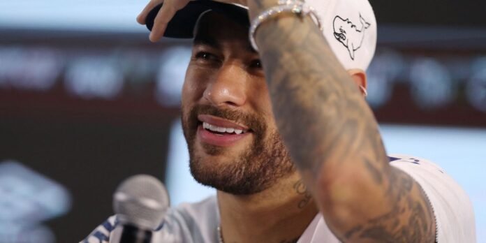 Neymar-diz-que-retorna-ao-Santos-para-voltar-a-ser.jpg Neymar diz que retorna ao Santos para voltar a ser feliz