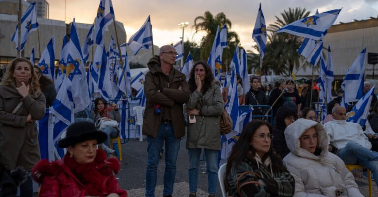 O destino da família Bibas lembra o trauma de 7 de outubro, renovando medos para a trégua de Gaza
