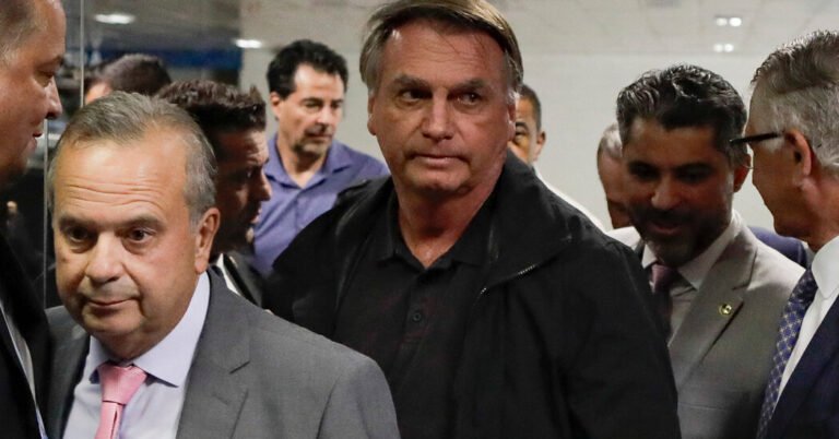 O grupo de mídia Trump processa o juiz brasileiro pesar a prisão de Jair Bolsonaro
