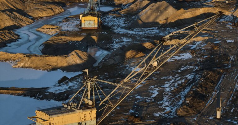 O que sabemos sobre o negócio de minerais EUA-Ucrânia
