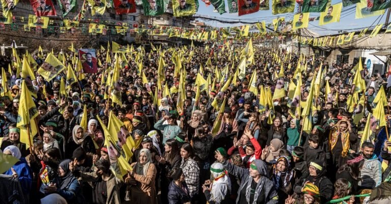 Ocalan diz que os combatentes do PKK devem desarmar
