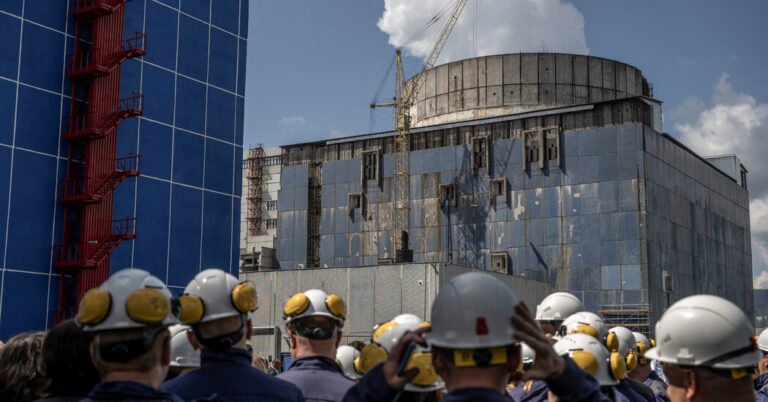 Os legisladores ucranianos aprovam a compra controversa de reatores nucleares
