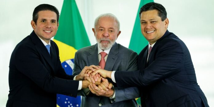 Sou-amigo-dos-dois-diz-Lula-sobre-novos-presidentes-do.jpg "Sou amigo dos dois", diz Lula sobre novos presidentes do Legislativo