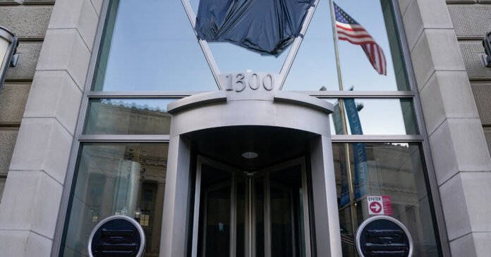 Trabalhadores da USAID se preparam para o pior
