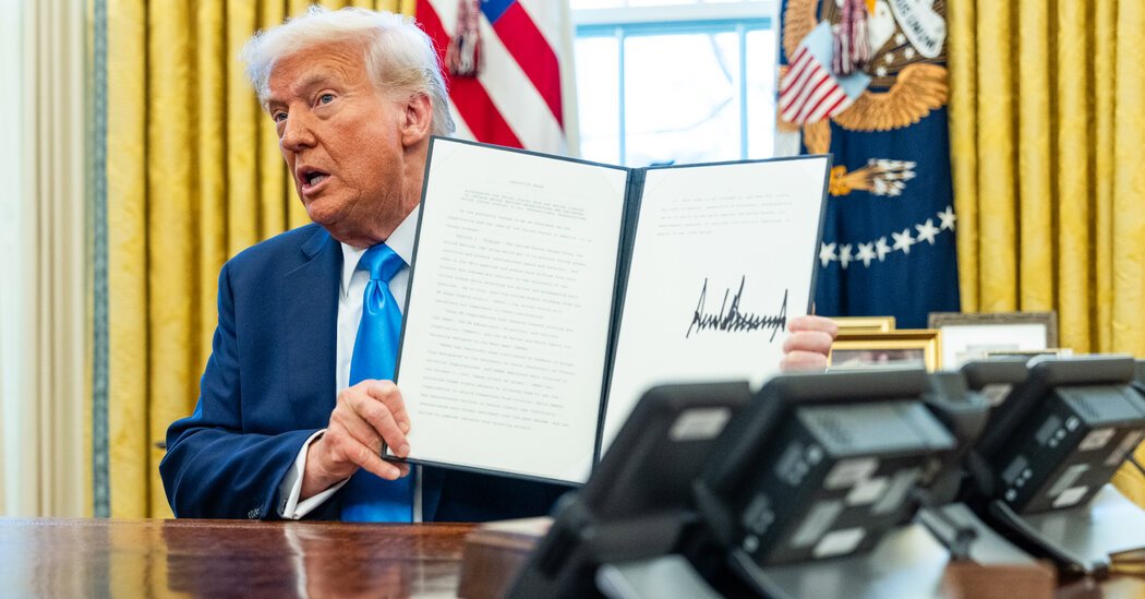 Trump assina a ordem executiva pedindo uma revisão dos laços dos EUA com a ONU
