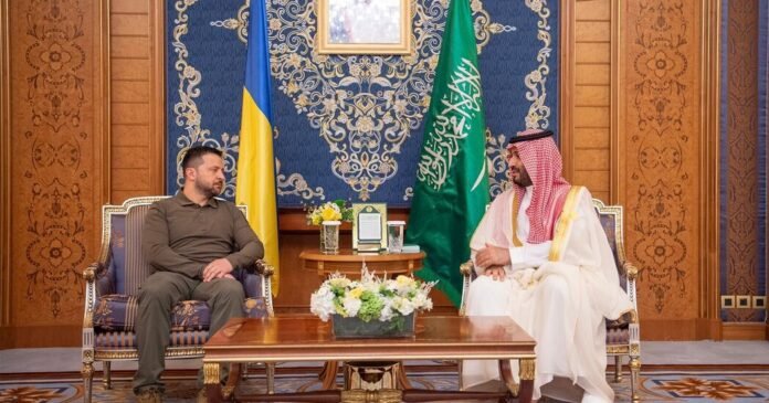 Trump diz que a Arábia Saudita pode sediar conversas com Putin na Ucrânia
