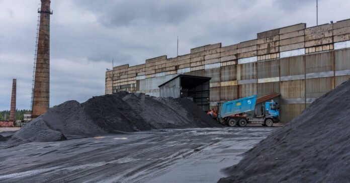 Trump-pede-a-negociar-minerais-de-terras-raras-da-Ucrania.jpg Trump pede a negociar minerais de terras raras da Ucrânia para mais ajuda dos EUA