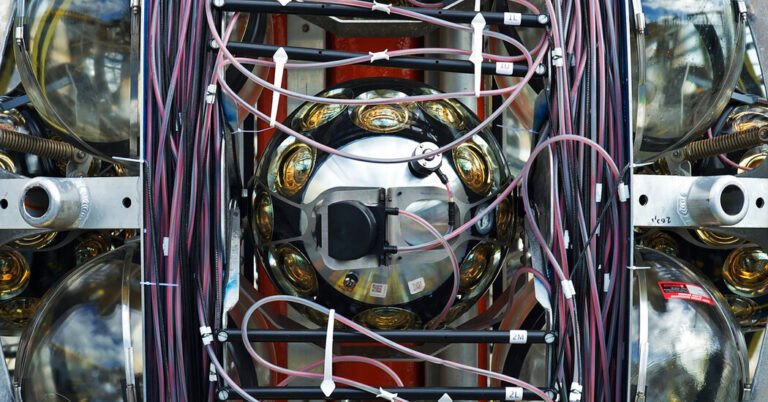 'UltraHigh Energy' Neutrino encontrado com um telescópio sob o mar
