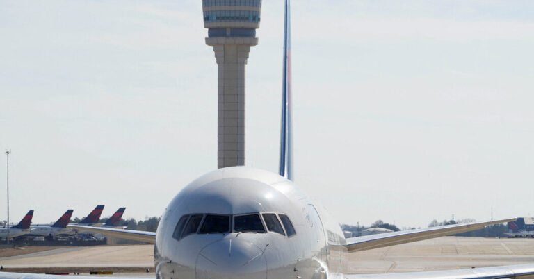 O principal sistema de aviso da FAA para pilotos está abaixo, diz o funcionário dos EUA

