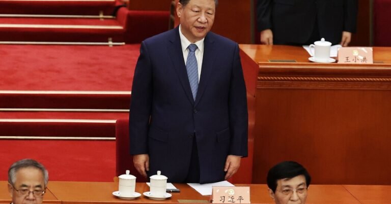 A China sinaliza a confiança na economia, apesar do crescimento lento e da guerra comercial dos EUA
