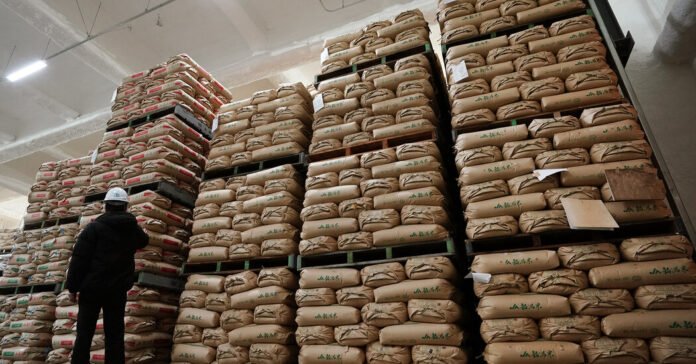 A escassez de arroz do Japão desativa o leilão de estoque de emergência
