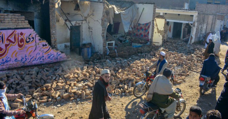 A incerteza atormenta os refugiados afegãos que enfrentam deportação do Paquistão