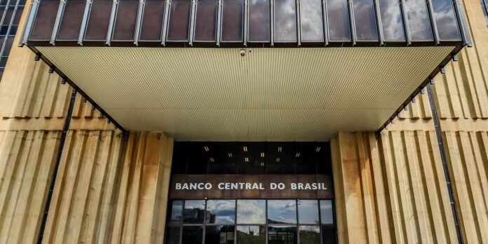 BC reduz previsão do PIB de 2,1% para 1,9% em 2025