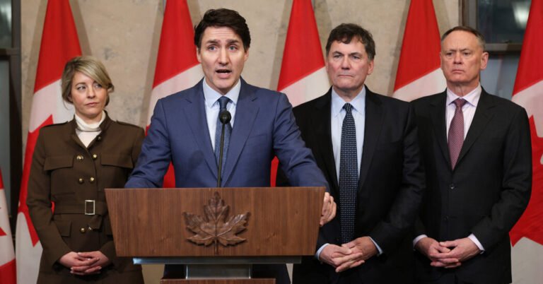Canadá e China retaliam contra as tarifas de Trump, em meio a temores da guerra comercial
