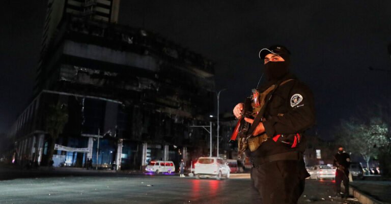 Confrontos mortais posam testes para os novos líderes da Síria
