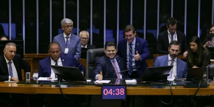 Congresso-aprova-novas-regras-para-pagamento-de-emendas-parlamentares.jpg Congresso aprova novas regras para pagamento de emendas parlamentares