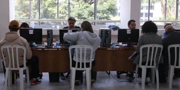 Consumidor-podera-negociar-dividas-em-mutirao-com-160-instituicoes.jpg Consumidor poderá negociar dívidas em mutirão com 160 instituições