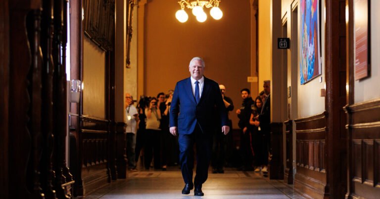 Doug Ford defende o Canadá enquanto se levanta para enfrentar Trump
