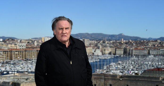 Gérard Depardieu para comparecer ao tribunal por alegações de agressão sexual
