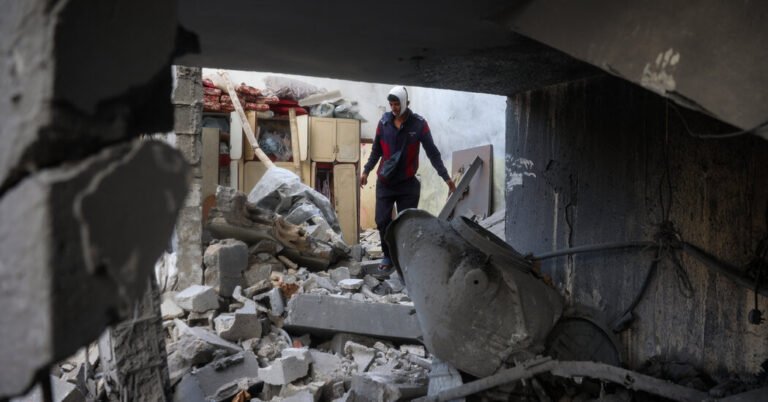 Israel retoma os ataques em Gaza após as negociações de cessar-fogo paralisadas com o Hamas
