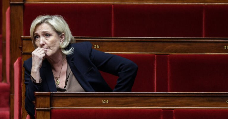 Marine Le Pen barrado da corrida presidencial francesa após a decisão de peculato