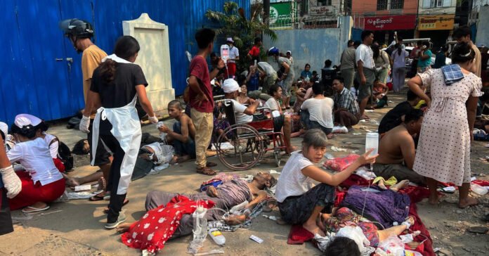 Nas fotos: um terremoto balança Mianmar e Tailândia
