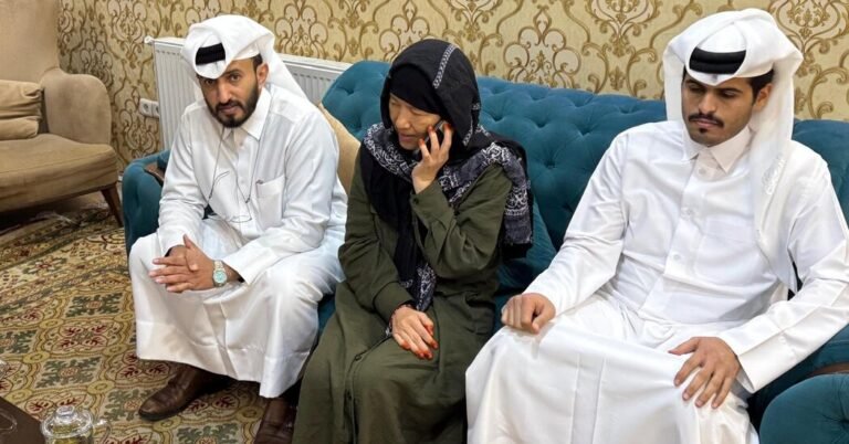 O Taliban parece libertar a mulher americana detida no Afeganistão
