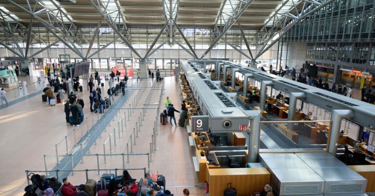 O aeroporto de Hamburgo interrompe todos os vôos como greve de funcionários do solo
