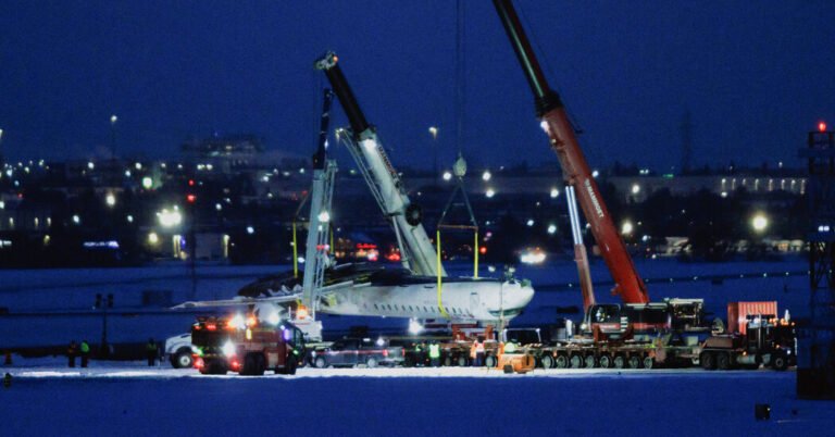 O avião estava descendo rapidamente antes de cair no pouso, o relatório encontra
