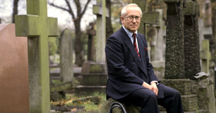 Oleg Gordievsky, oficial da KGB, fez duplo agente, morre aos 86
