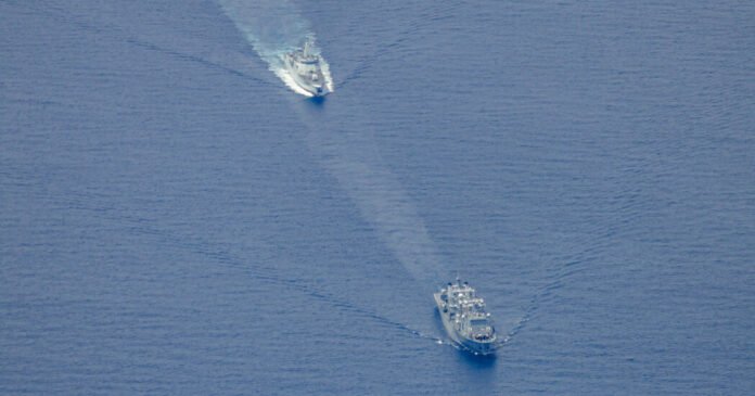 Os-navios-de-guerra-chineses-circundam-a-Australia-e-deixam.jpg Os navios de guerra chineses circundam a Austrália e deixam -o se sentir 'perto de Naked'