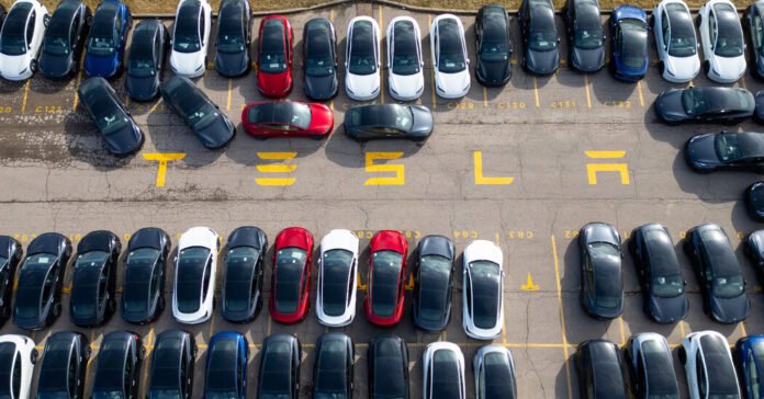 Os revendedores da Tesla alegaram que venderam 8.653 carros em 3 dias no Canadá. Eles fizeram?
