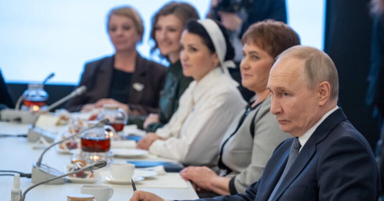 Putin está 'estudando cuidadosamente' a Ucrânia proposta de cessar-fogo
