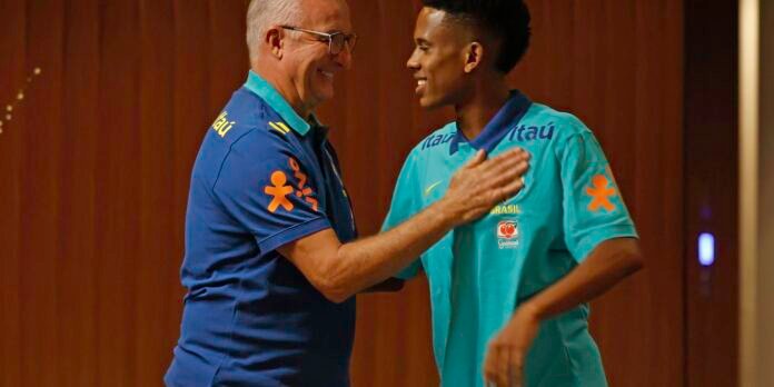 Seleção se apresenta em Brasília para jogo das Eliminatórias na quinta