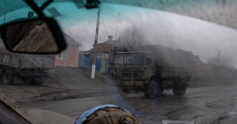 Ucrânia se retira de todos, exceto uma lasca de terra na região de Kursk da Rússia
