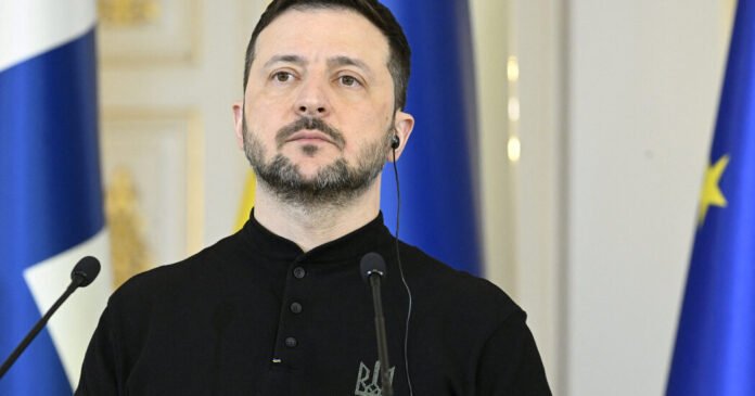Zelensky diz que falará com Trump sobre 'próximos passos' depois de Putin Call

