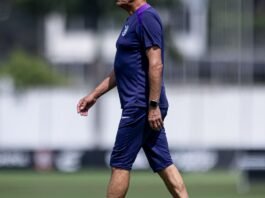 Corinthians demite o técnico argentino Ramón Díaz