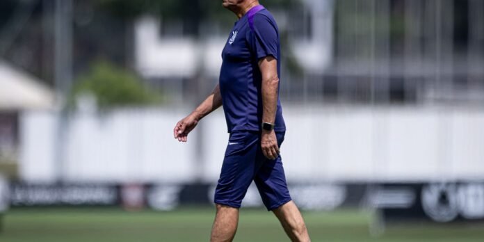 Corinthians-demite-o-tecnico-argentino-Ramon-Diaz.jpg Corinthians demite o técnico argentino Ramón Díaz