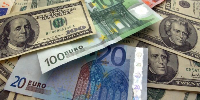 Dólar cai para R$ 5,87 em dia positivo para países emergentes