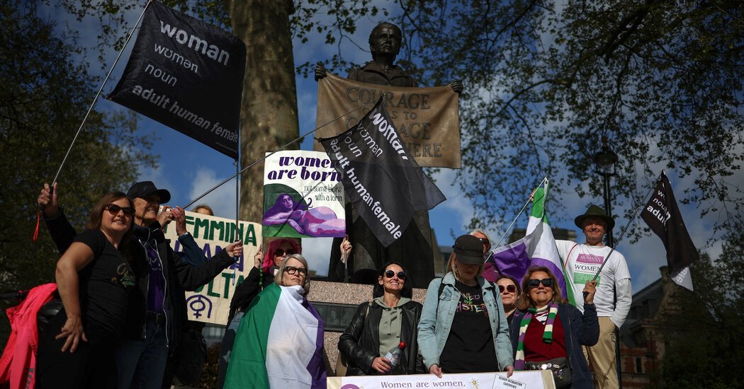 O-Tribunal-Principal-do-Reino-Unido-diz-que-as-mulheres.jpg O Tribunal Principal do Reino Unido diz que as mulheres trans não atendem à Definição Legal de Mulheres sob Lei de Igualdade