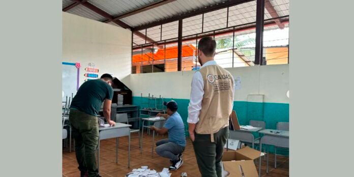 Oposicao-denuncia-fraude-na-eleicao-do-Equador.jpg Oposição denuncia fraude na eleição do Equador