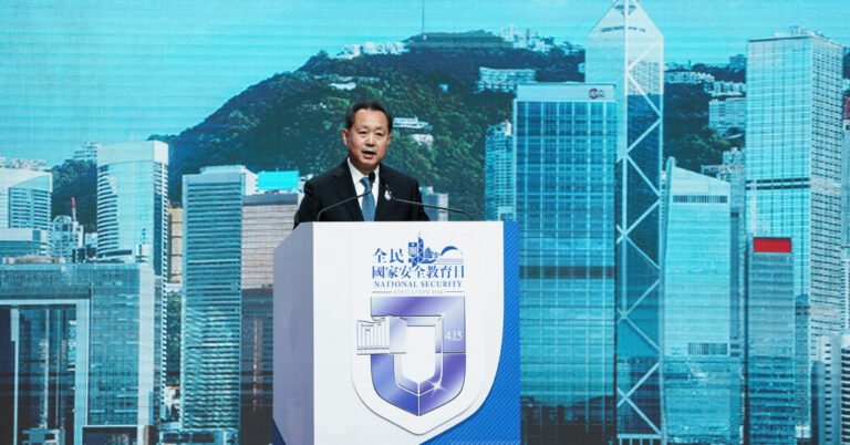Sanções dos EUA, funcionários chineses e de Hong Kong por perseguir ativistas no exterior
